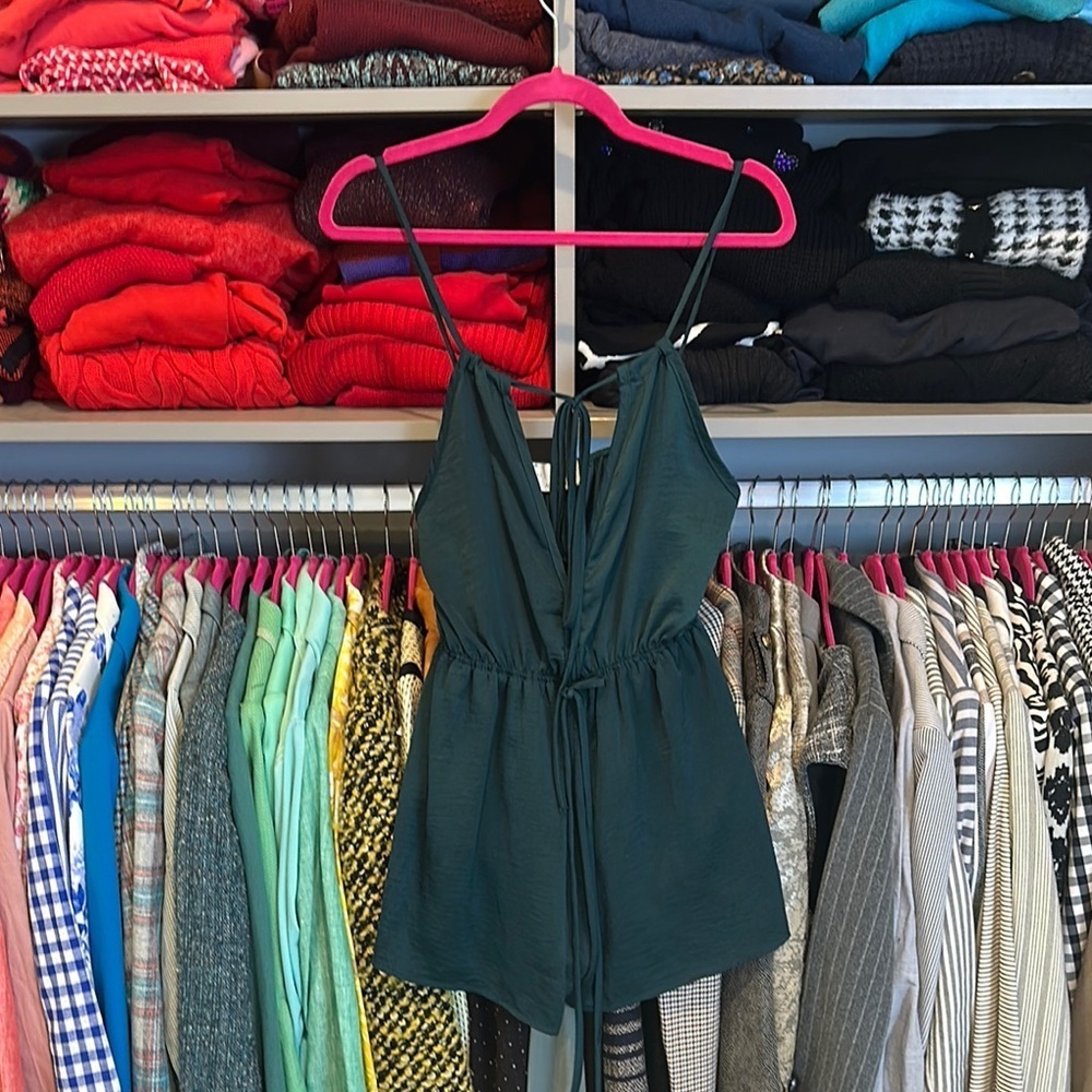 Audrey 3+1 hunter green tie front elastic waistband lined romper size XS
